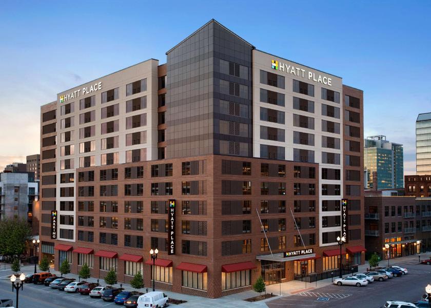 Nebraska Omaha Hotel Exterior