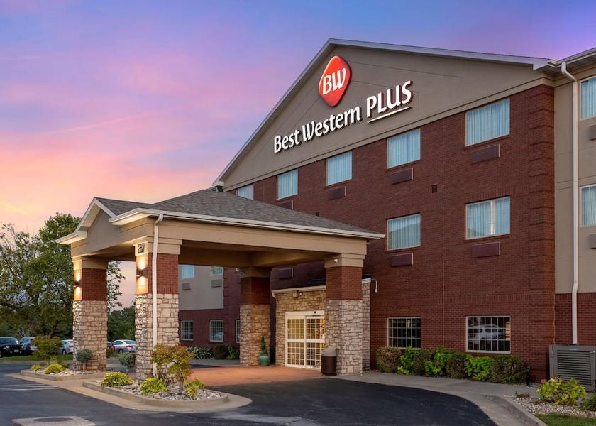 Missouri Jefferson City Exterior Detail