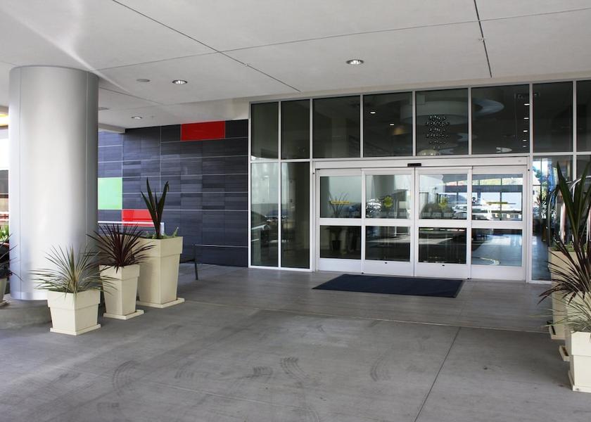 California north hollywood Exterior Detail