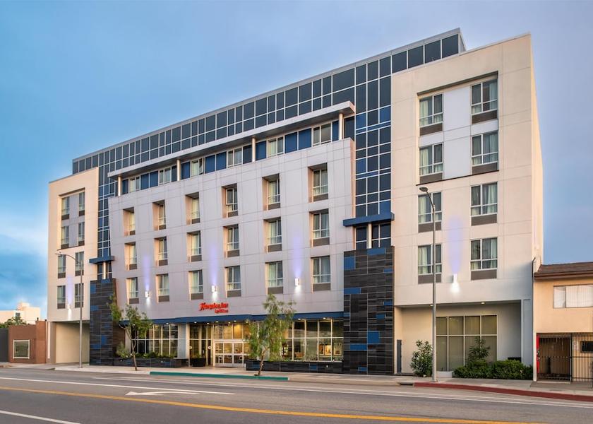 California North Hollywood Exterior