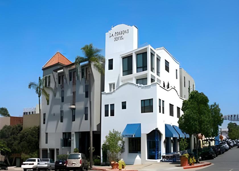 California San Diego Hotel Exterior