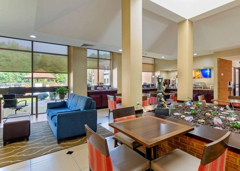 Virginia Bluefield Breakfast area