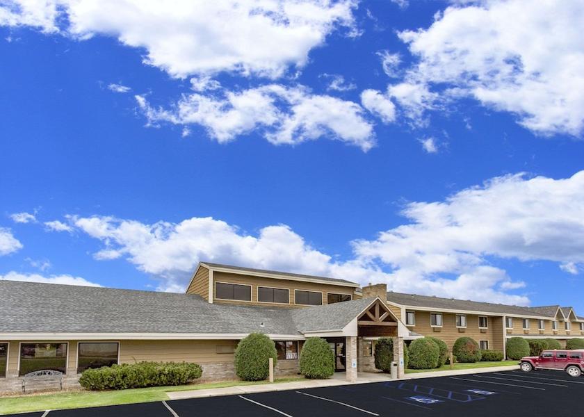 Texas Dickinson Exterior Detail