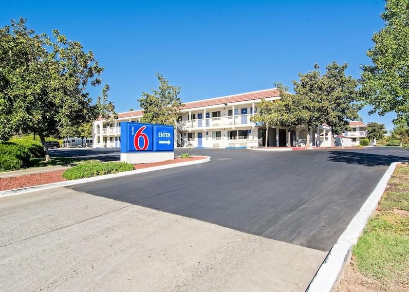 California Redding Facade