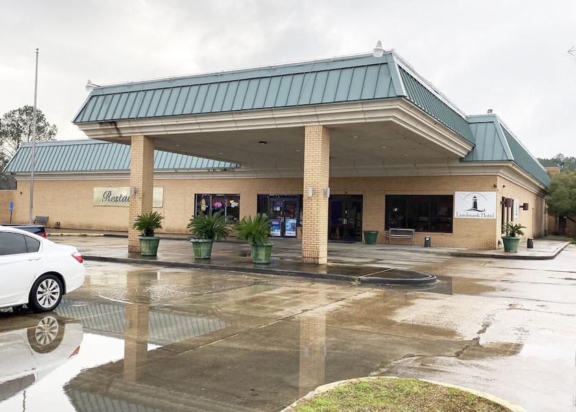 Louisiana Leesville Exterior Detail