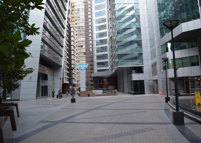 Santiago Santiago Exterior Detail