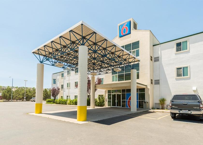 Utah Cedar City Facade