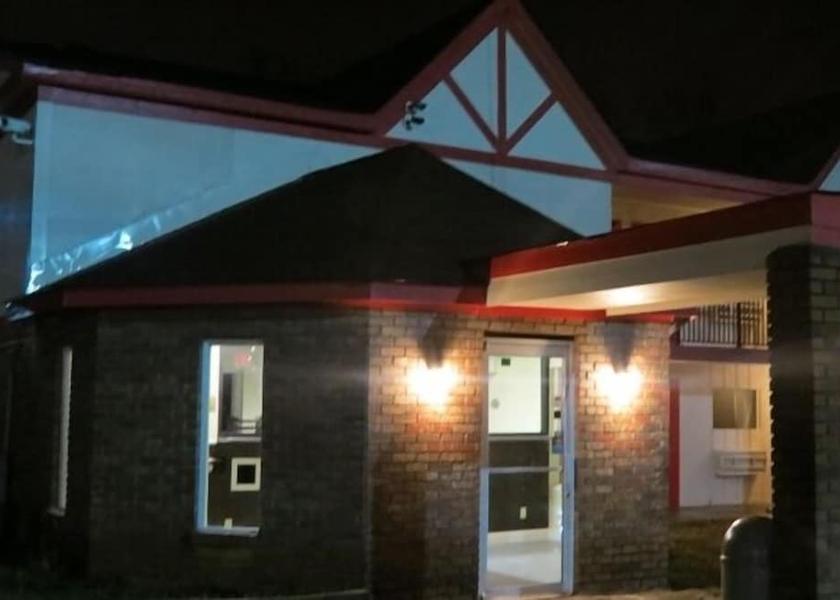 Georgia Decatur Exterior Detail