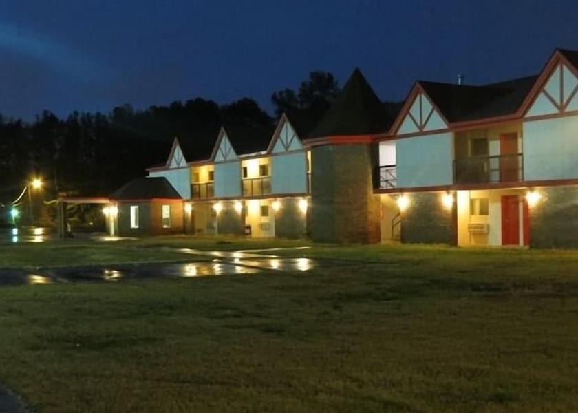 Georgia Decatur Exterior Detail