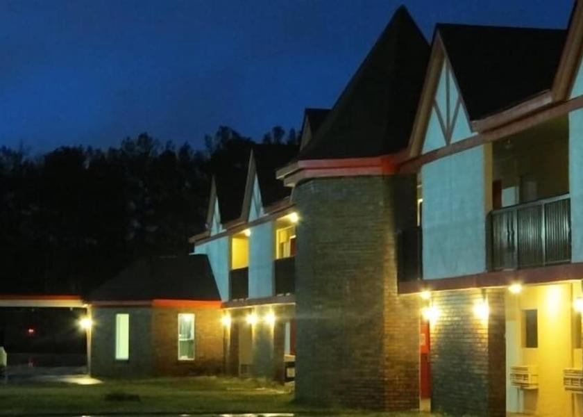 Georgia Decatur Exterior Detail