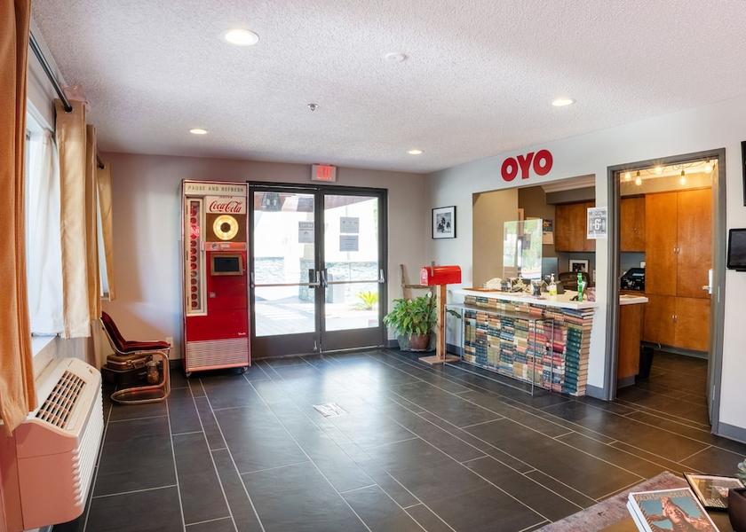 California Palm Springs Lobby