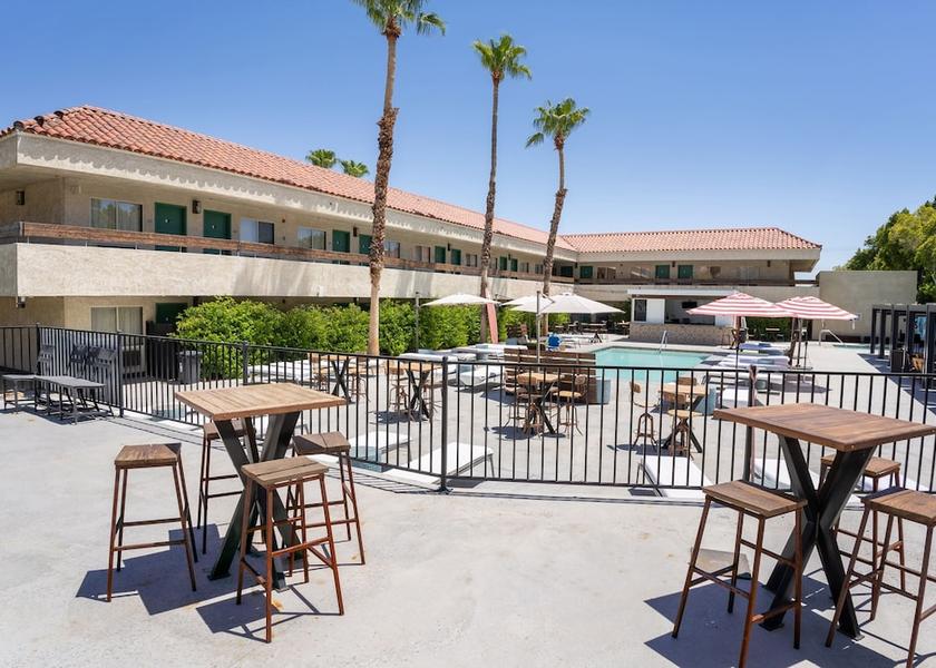 California Palm Springs Pool