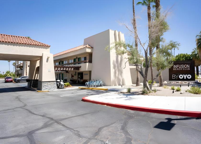 California Palm Springs Hotel Exterior