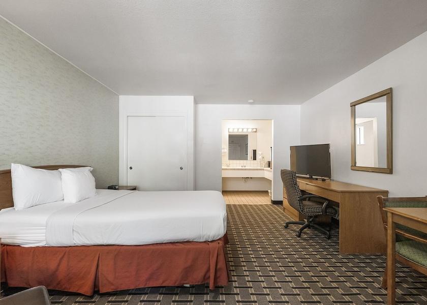 California Nevada City Room