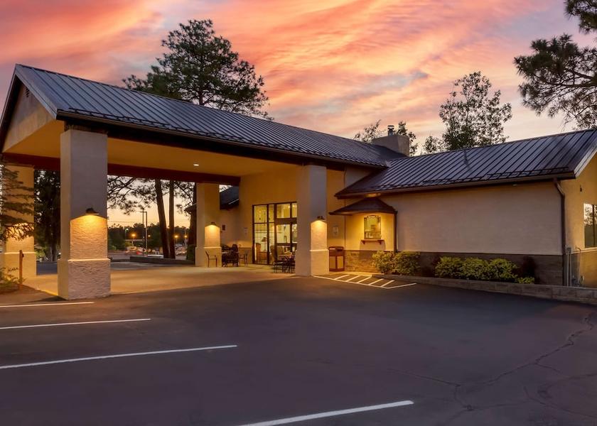 Arizona Show Low Exterior Detail