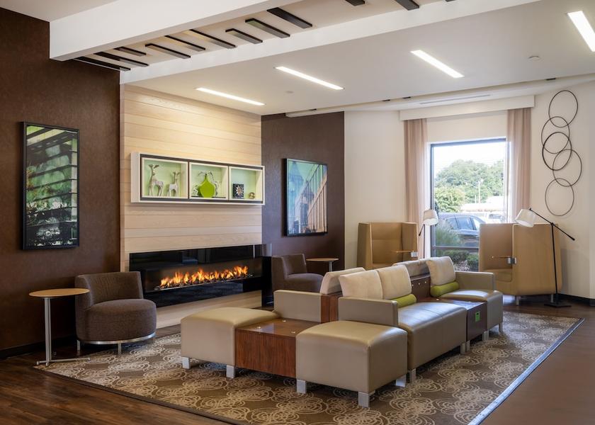 Georgia Greensboro Lobby