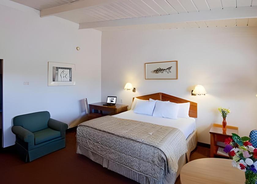 California Oroville 1 King Bed Non-Smoking