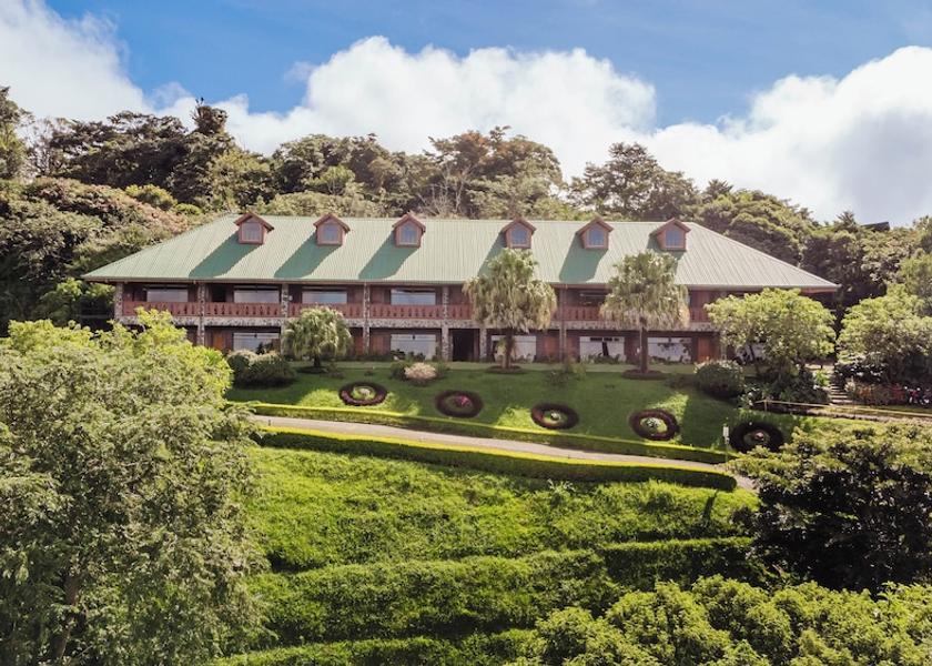 Puntarenas Monteverde Interior Entrance