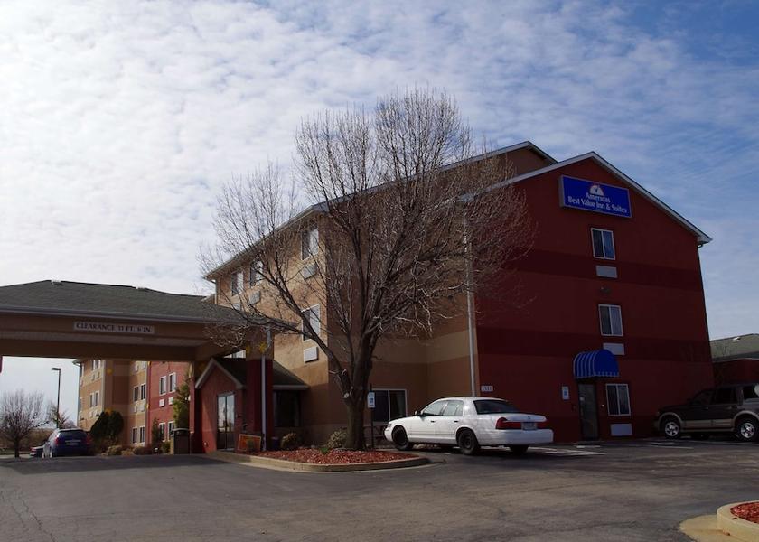 Missouri St. Charles Exterior Detail