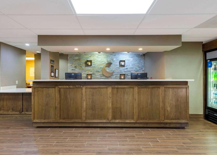 Virginia Woodbridge Lobby