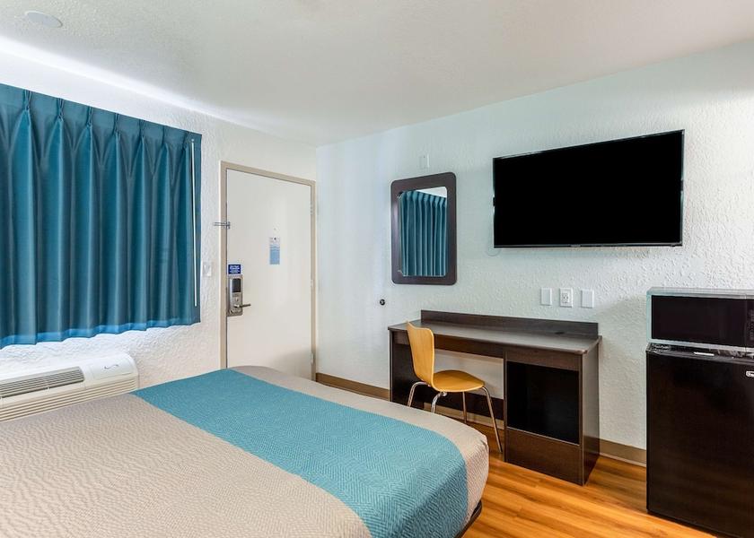 Georgia Valdosta Room