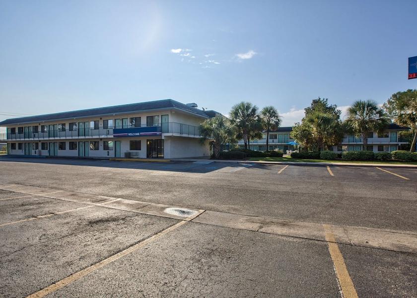 Georgia Valdosta Entrance