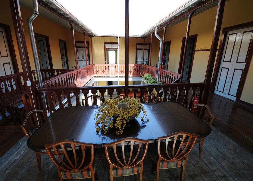  Sao Filipe Staircase