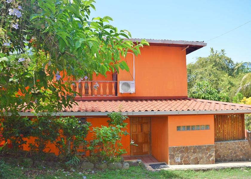 Puntarenas Quepos Facade