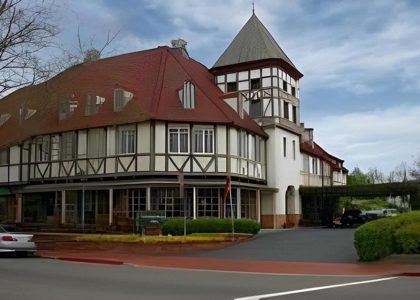 California Solvang Hotel Exterior