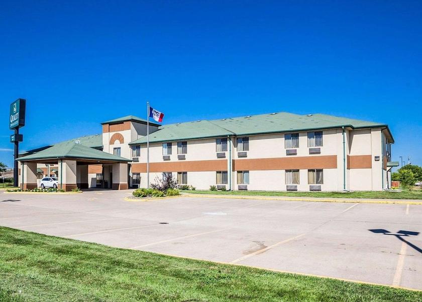 Iowa Altoona Exterior Detail