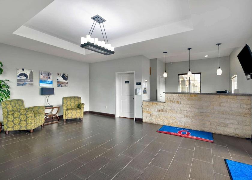 Texas Pleasanton Lobby