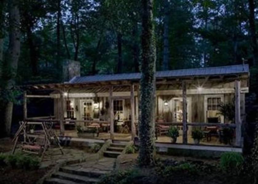 Georgia Lakemont Exterior Detail