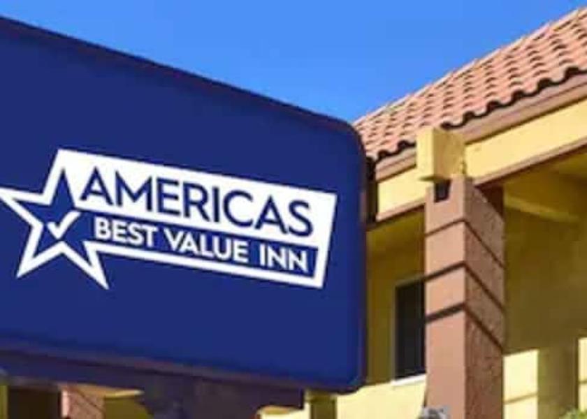 Louisiana Deridder Exterior Detail