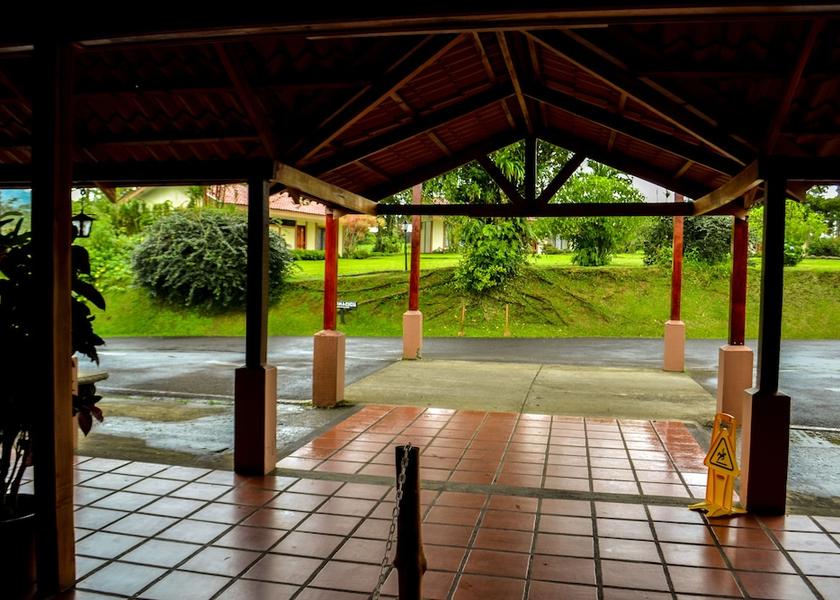 Alajuela Quesada Entrance