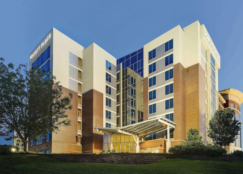 Missouri Chesterfield Exterior Detail