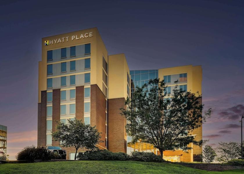 Missouri Chesterfield Exterior Detail