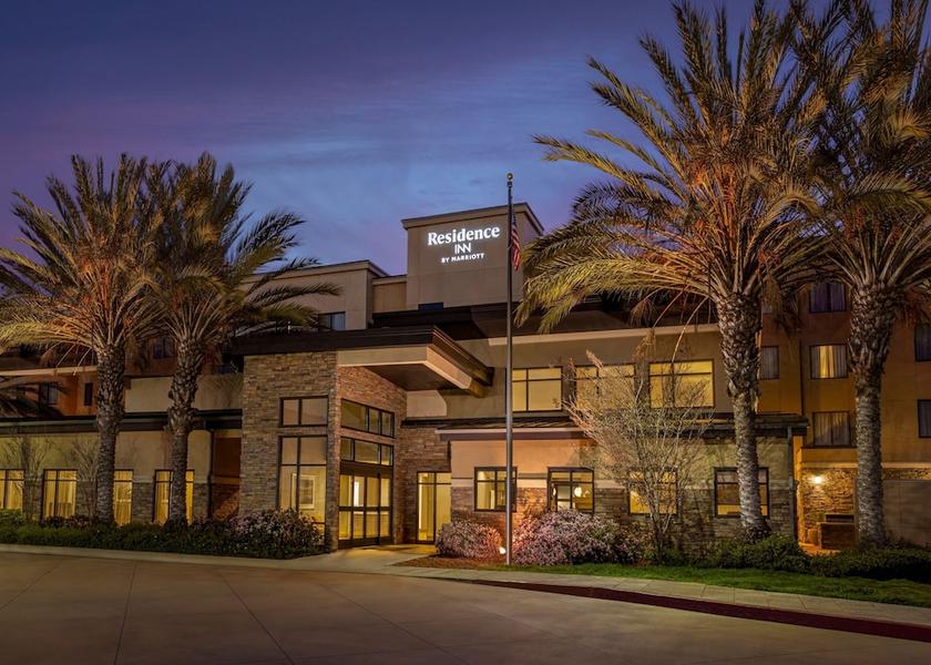 California Redondo Beach Exterior Detail