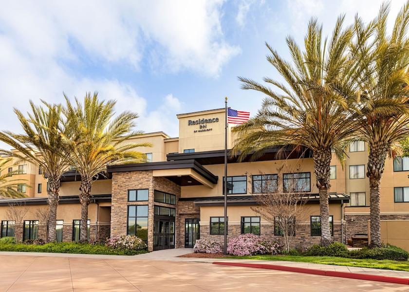 California Redondo Beach Exterior Detail