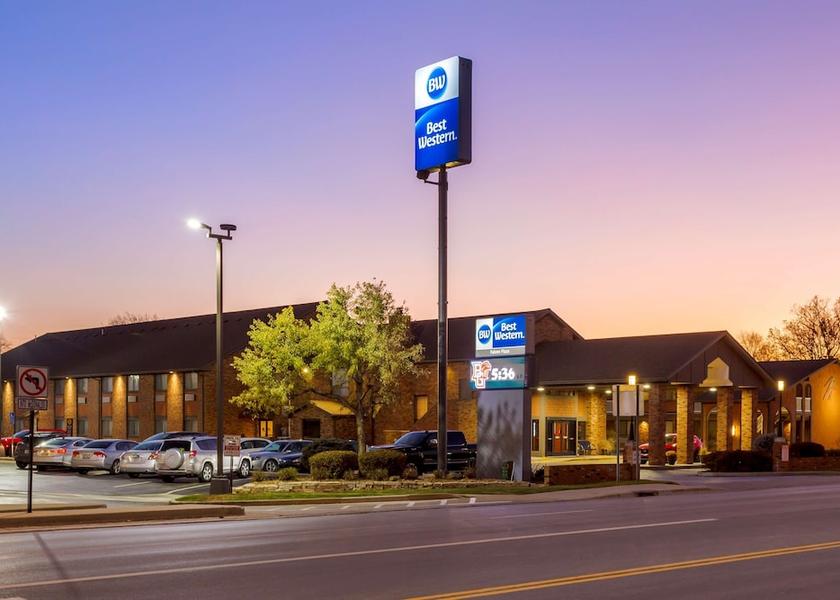 Kentucky Bowling Green Exterior Detail
