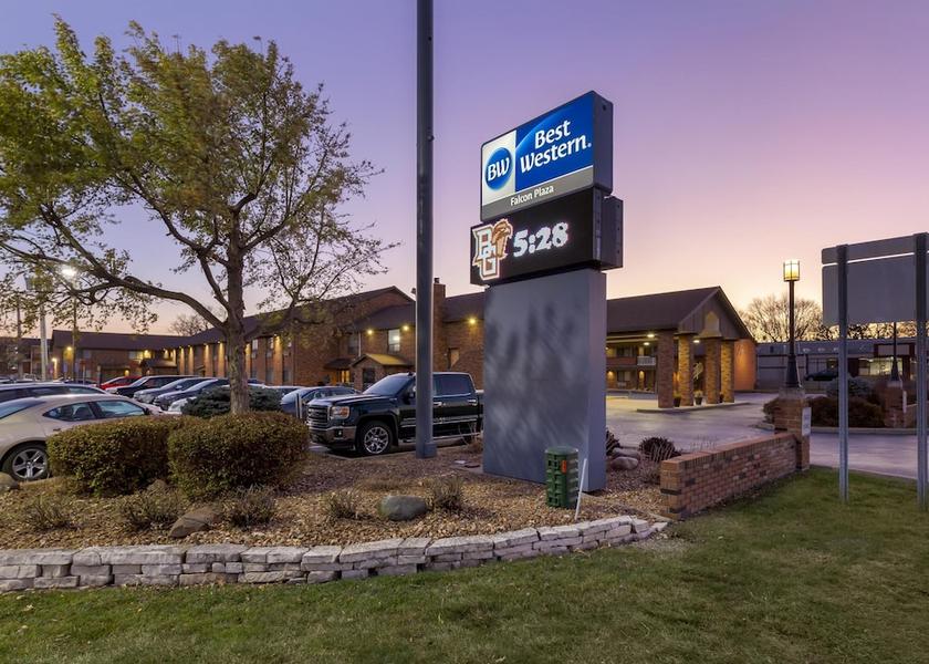 Kentucky Bowling Green Exterior Detail