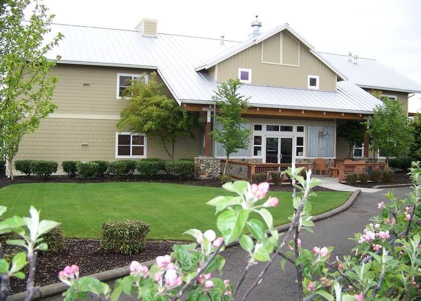 Washington Lynden Exterior Detail