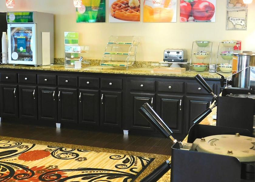 North Carolina Jonesville Breakfast Area