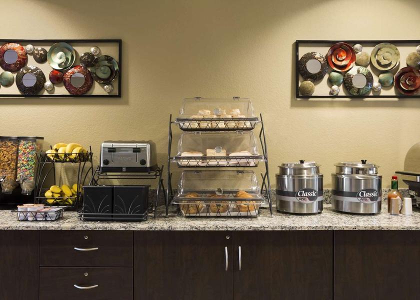 Ohio Carrollton Breakfast Area
