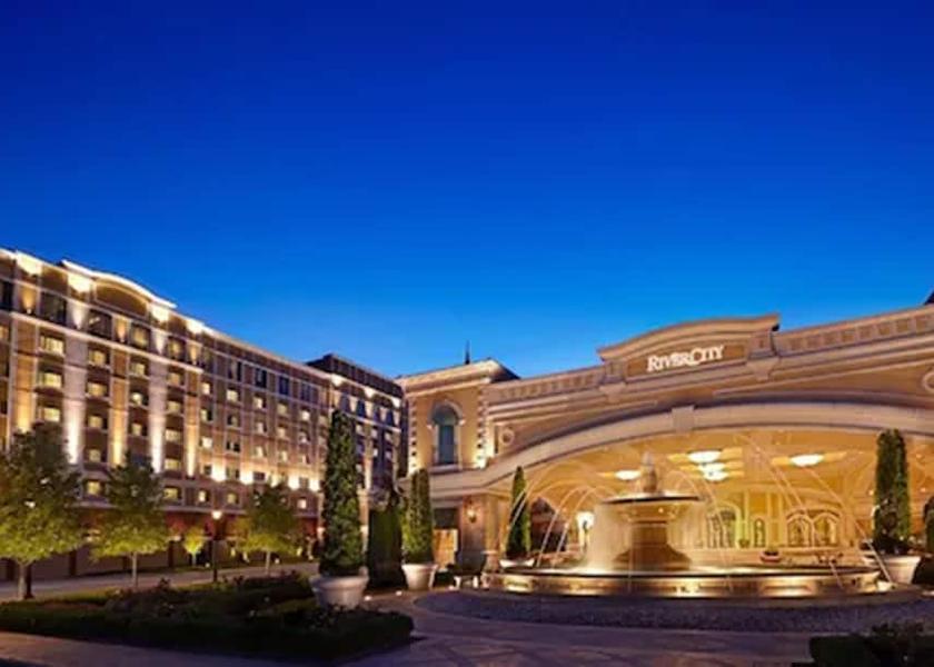 Missouri St. Louis Exterior Detail