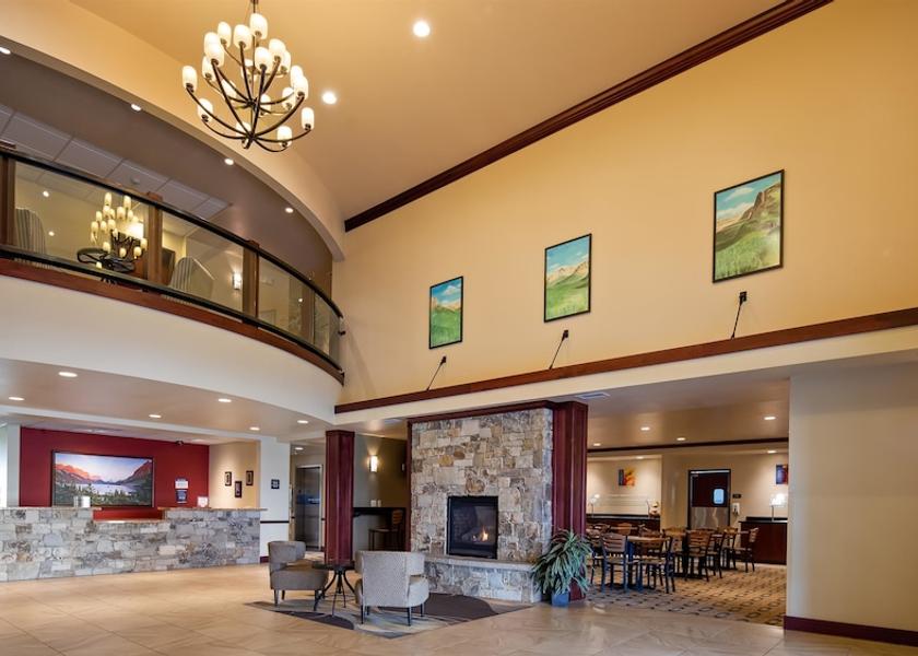 Montana Shelby Lobby