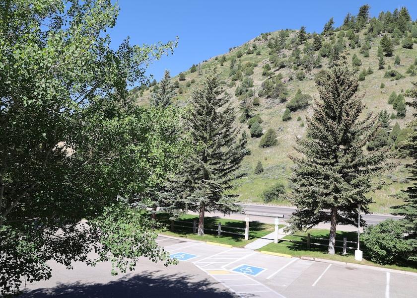 Georgia Jackson Exterior Detail