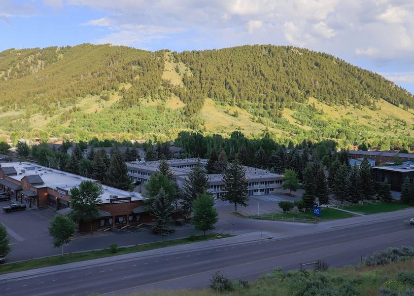 Georgia Jackson Exterior Detail