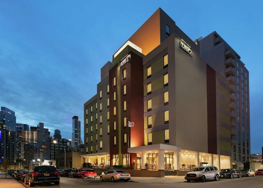 New York Long Island City Exterior Detail