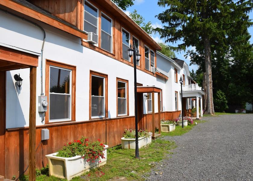 New York Richfield Springs Exterior Detail