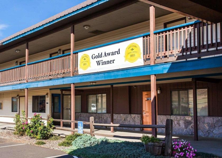 Washington Goldendale Exterior Detail